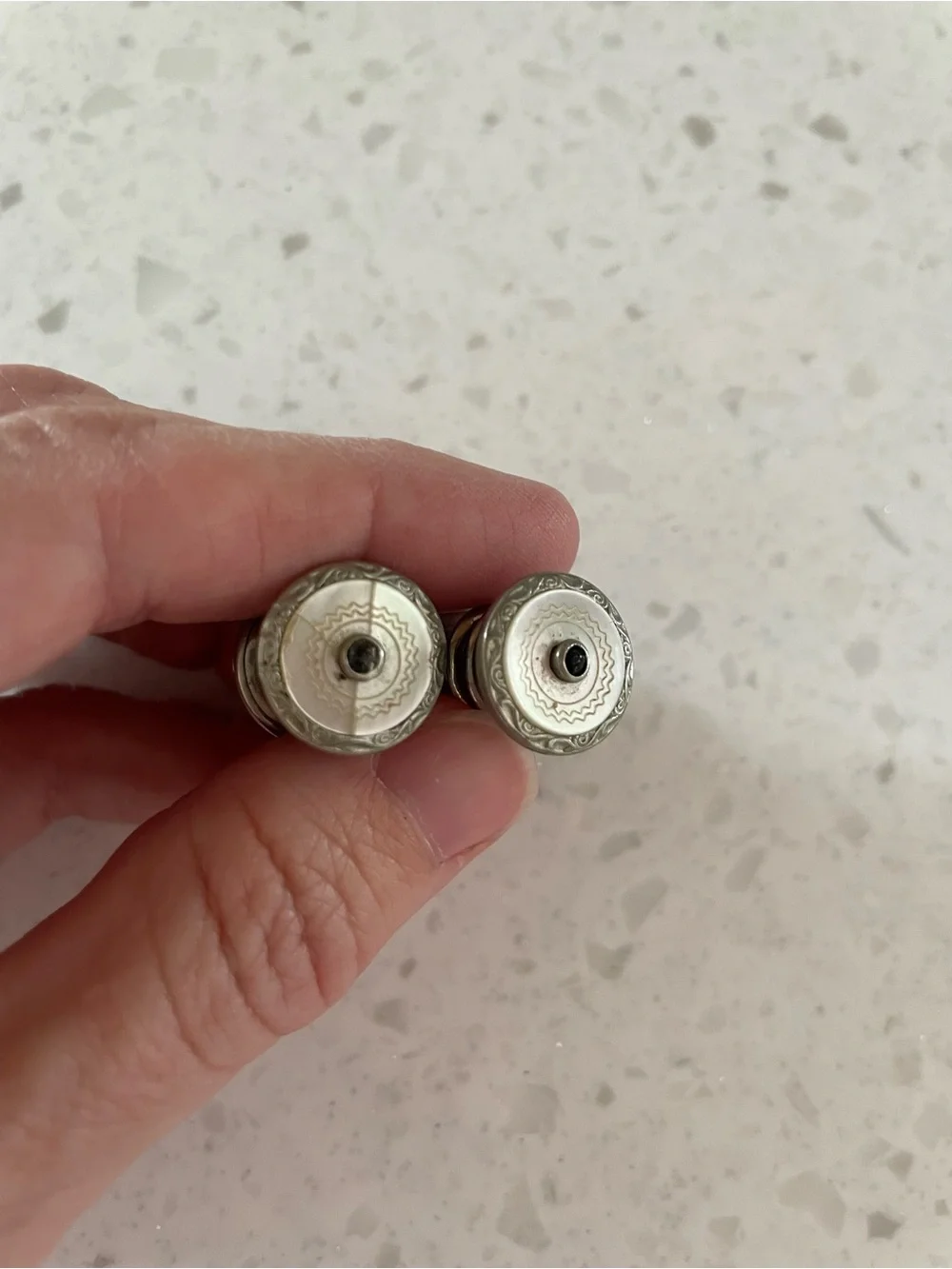 VINTAGE 1920'S CARVED MOTHER OF PEARL SNAP LINK CUFFLINKS